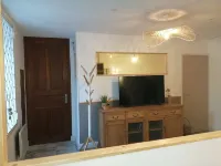 Appartement Neuf Pour 6 Personnes Face au Parc du Château Hotels in Vizille