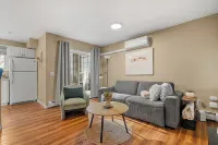 3 Beds (Queen) Free Underground Parking, AC, Riverwalk, Saddledome, 2 bedrooms