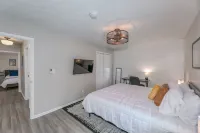 Luxury Modern 3bed/2bath house, walk to DT Fishers