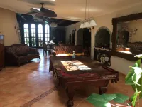 2 bedroom apartment in mountain top villa with pool.. Hotels in Northwest