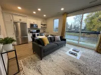NEW Modern 1- Bed Condo in Downtown Traverse City