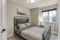 Modern 3br 3 ba house near downtown w/ amenities Hôtels à proximité de : Laurentian University McEwen School of Architecture