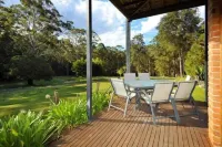 PERFECT FOR LARGE FAMILIES CLOSE TO BEACH AND SHOPS, ACREAGE & GAMES ROOMS