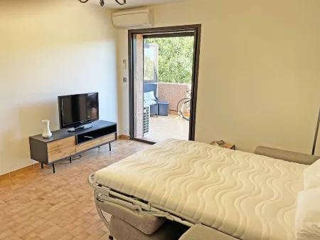 Superb apartment in Collioure, terrace, pool and tranquillity Отели в г. Коллиур