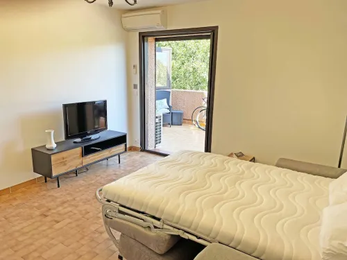 Superb apartment in Collioure, terrace, pool and tranquillity