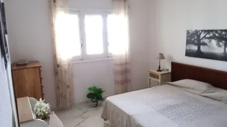 CHALET ON THE FIRST LINE OF THE SEA, 5 METERS !! FREE WIFI Отели в г. Мар-Менор