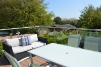 One bedroom property near beach and country walks