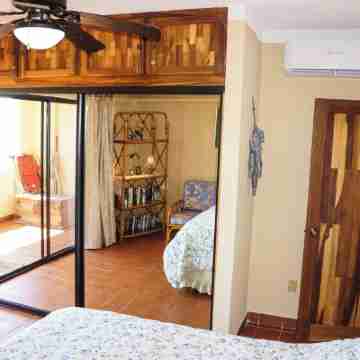 Enjoy Your Vacation In This Beautiful Condominium! Rooms