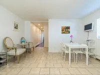 Welcome to Main floor 2 Bedrooms Suite A &10 minute walk from Metrotown Mall Hotels in Burnaby