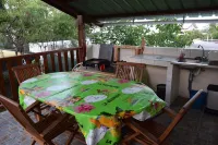 Kaz Breizoreol, on the first floor of a family house, independent entrance. Hotels in La Possession