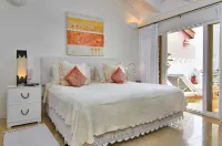 Stunning views Marina Ocean Front Condo Condo Estadio Francisco A. Micheli附近的飯店