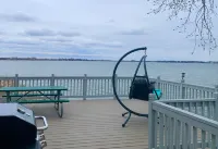 Cozy Beach Front Lake Cabin with Hot Tub! Hotels in Hamlin County