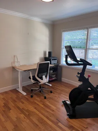 Cozy 3 bedroom home walkable to Oakway & Autzen Stadium Отели рядом с достопримечательностью «KLCC»