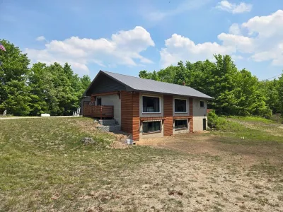 Cozy Home nestled in the heart of Leelanau County