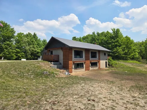 Cozy Home nestled in the heart of Leelanau County Hotels in Cleveland Township