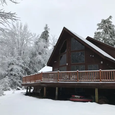 Great Adirondacks  retreat with five bedroomsHot tub,pool table.large open space