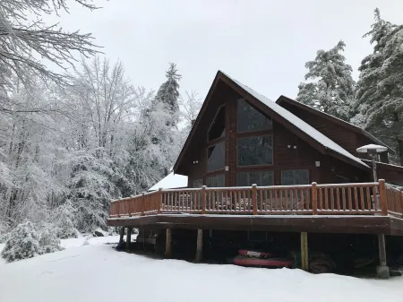 Great Adirondacks  retreat with five bedroomsHot tub,pool table.large open space