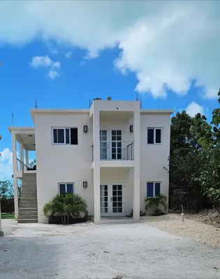 OCEAN SEACRET Luxurious views, Gated safe pool near Grace Bay beach PRIVATE CHEF