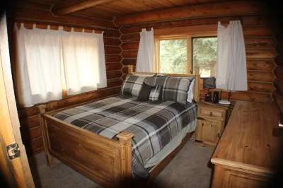 2/2 Cabin with Loft Nestled next to National Forest Hotel dekat Jackson Lake