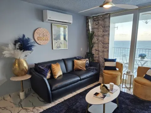 Stunning Ocean Views with direct Beach access