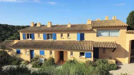 Apartment with sea view on the Côte d'Azur Отели рядом с достопримечательностью «Pampelonne Beach»