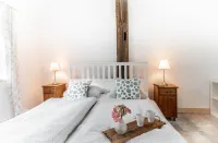 Wonderful apartment "Gute Stube" in a rural location Hotels in Brake