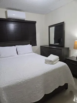 Beautiful Newly Renovated 2 BED/1BATH Hotels in Sinajana