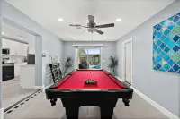 NEW! Stunning 5/3 Home/w Pool table & Seablue Pool