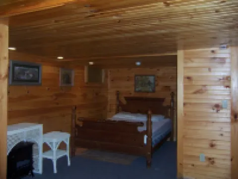 Cozy Cabin on Loon Lake