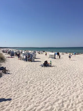 Beautiful thatched roof house with south-facing terrace, 2 shower rooms and 2 parking spaces