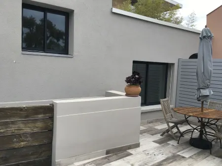 Maisonnette T3 terrace, 5 mn from the port and Super U, 10 mn walk from the beach