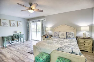 Heated Pool, Fishing, Golfing, Kayaks, Corn Hole,Table Tennis,Minutes to Beaches