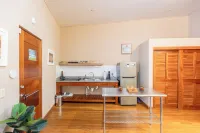 Cozy Apt close by good coffee, surf, beach, shops & restaurants