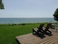 House On the Shore of Lake Ontario Near Presqu'ile Park Hotels in Quinte West