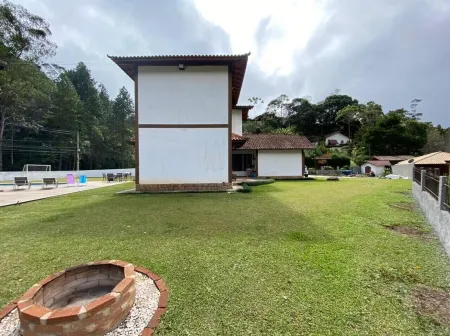 Mansão na Serra, Venham Descansar em Grande Estilo Отели в г. Нова-Фрибургу