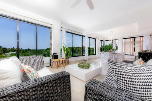 5 Star Beachview PH W/ Rooftop Terrace &Jacuzzi