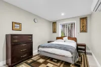 Luxury 2BR home with high ceilings with  BBQ/ patio in beautiful South Windsor. Hotels near Assumption Park