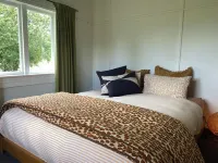 Cricklewood Farmstay, Alpaca walk and hot tub Hotels in Coal Stream
