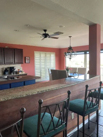 Lago Lounge on Lake Travis. Family-sized house with pool and hot-tub