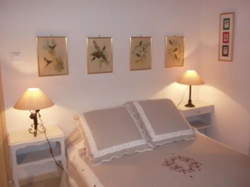 Charming gite in a small village with swimming pool Hotel a Vaureilles