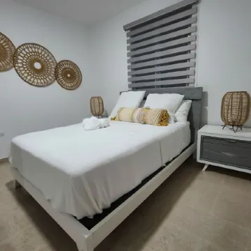 Family friendly house w/private pool 10 minute walk to Boqueron