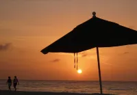 Magnificent Ocean Views in the Heart of 7 Mile Beach !! Fully Stocked !