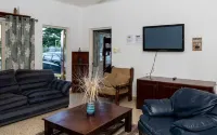 Cosy, Peaceful Villa located 5 minutes from Ocho Rios.