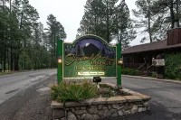 Shadow Mountain Lodge and Cabins فنادق في رويدوسو