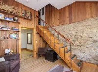 A Comfy Cozy Cottage on Clowney