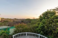 Inviting Apartment with Stunning Terrace & Daybed
