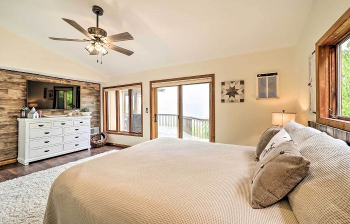 Ski, Hike & Relax: Beech Mtn Gem w/ Sweeping Views