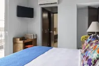 Modern Condo With Ocean View Rooftop Pool Deck Heart of Romantic Zone Beach Area