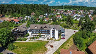 Wellnesshotel Hohenrodt فنادق في LoBburg