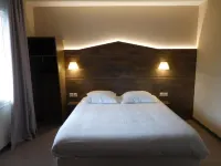 FastHotel Montmarault - Auberge du Grand Champ Hotels in Saint-Bonnet-de-Four